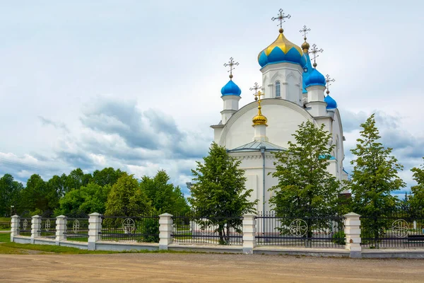 Den Ortodoxa Kyrkan Den Heliga Treenigheten Byn Krasnoye Regionen Kemerovo — Stockfoto