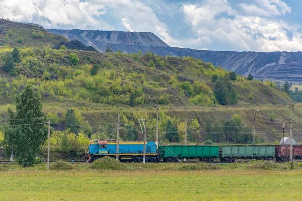 Tren Ferroviario Con Carbón Territorio Una Mina Carbón Región Kemerovo —  Fotos de Stock