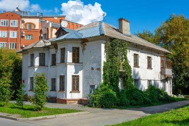 Tomsk, Kuznetsova Caddesi 'nde eski bir apartman.