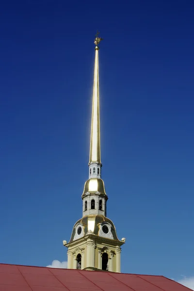 St. Petersburg, the spire of the Peter and Paul Cathedral — Stock Photo, Image