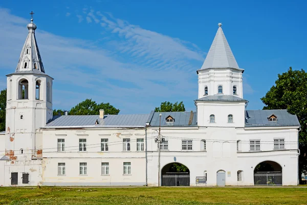 Novgorod de grote, de bell toren van de St. Nicho — Stockfoto