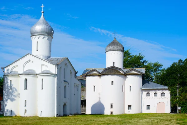 Novgorod stort, kyrkan på Yarosla — Stockfoto