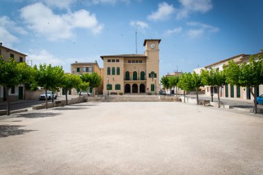 küçük eski kilise