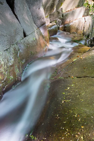 Running water and stones — Stock Photo, Image