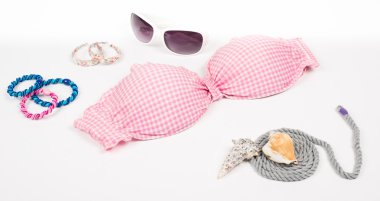 Bikiniyi ile deniz hayvanı kabuğu