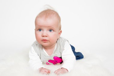 İzole şirin bebek kız