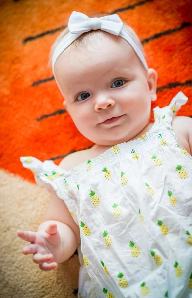 Bayi perempuan cantik — Stok Foto