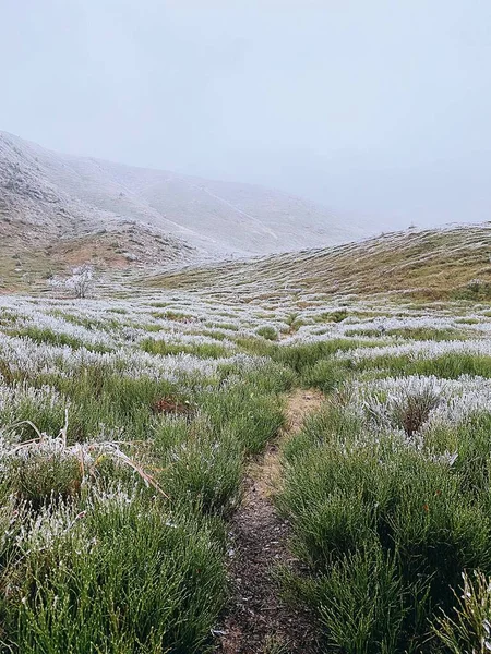 Temps avant l'hiver dans les montagnes — Photo