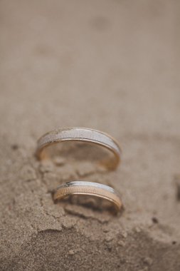 Evlilik yüzükleri. 