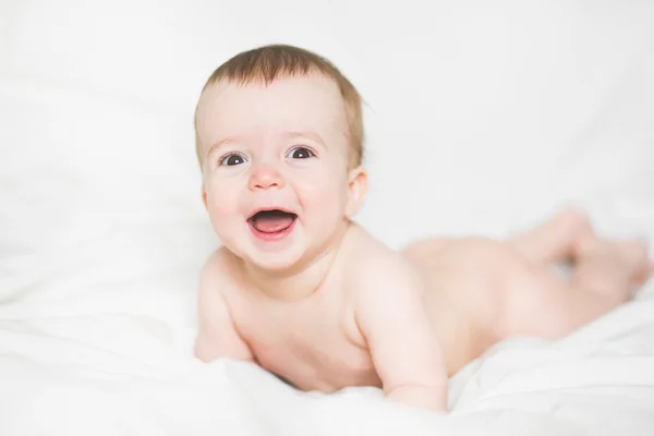 Adorable bebé recién nacido — Foto de Stock