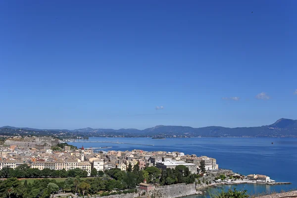 Ciudad de Corfú paisaje urbano temporada de verano — Foto de Stock