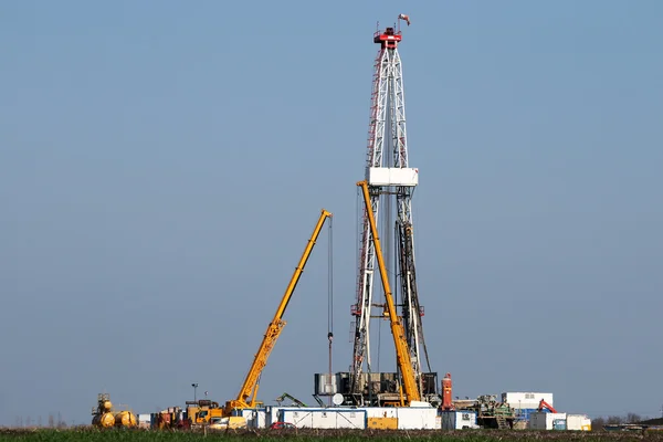 Ölbohrplattform und Kräne Bergbauindustrie — Stockfoto