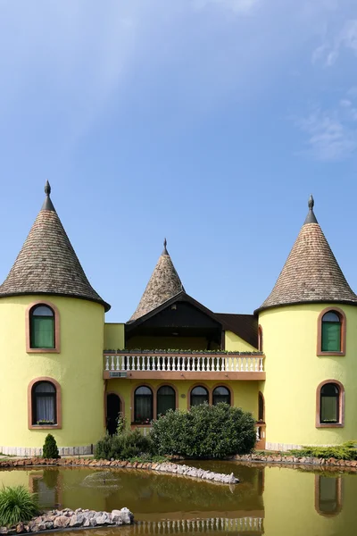 Castle with pond Eastern Europe — Stock Photo, Image