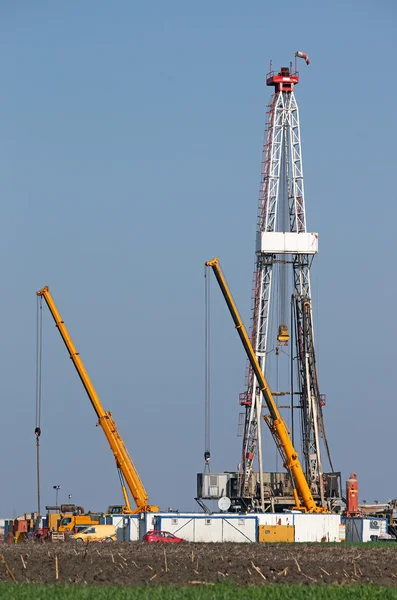 Industria mineraria di perforazione petrolifera terrestre — Foto Stock