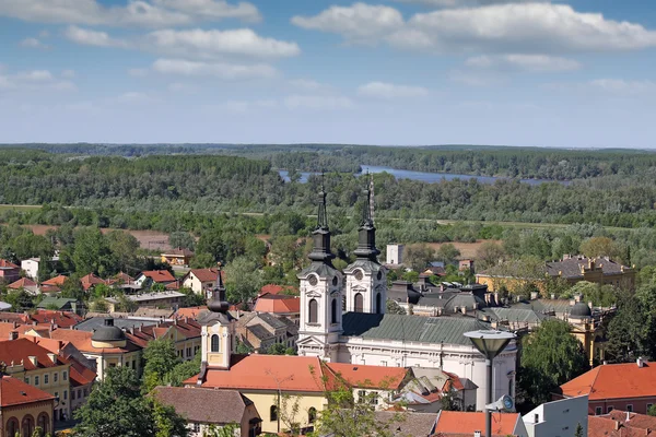 Dwa kościoły gród Serbii Sremski Karlovci — Zdjęcie stockowe