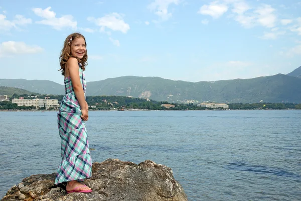 Feliz niña de vacaciones Corfú isla Grecia — Foto de Stock