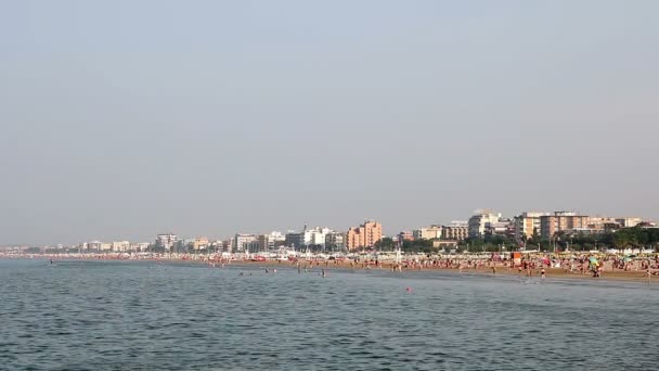 Stranden Rimini Italien sommarsäsongen — Stockvideo