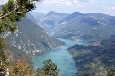 Banjska stena bakış açısı Tara dağ Sırbistan