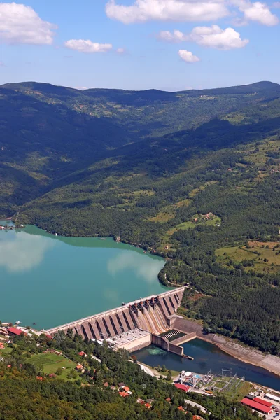 Drina 강 풍경에 수력 발전소 — 스톡 사진