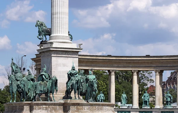 Slavní hrdinové náměstí pomník Budapešť Maďarsko — Stock fotografie