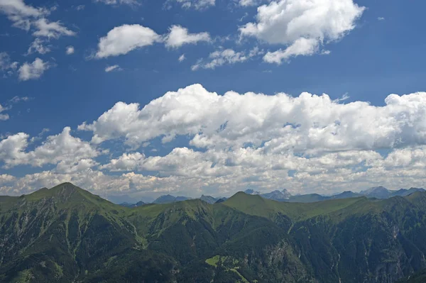 Stubnerkogel Bergen Blauwe Lucht Met Wolkenlandschap Bad Gastein Oostenrijk — Stockfoto