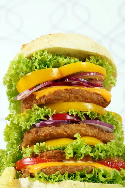 Velký hamburger closeup rychlé občerstvení — Stock fotografie