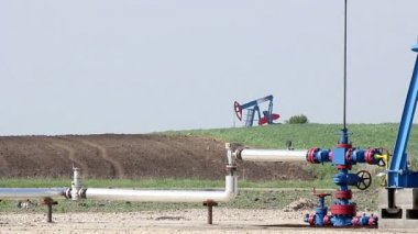 Petrol pompa jack ve boru hattı kapat