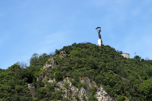 自由女神像上盖勒特山布达佩斯 — 图库照片