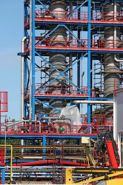 Planta petroquímica canteiro de obras indústria fundo — Fotografia de Stock