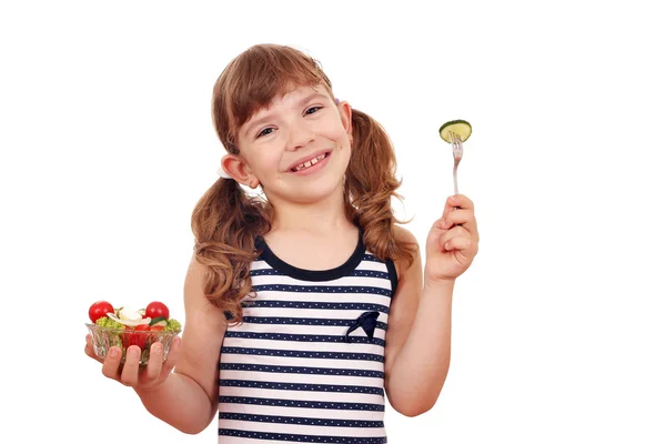 Ευτυχισμένη κοριτσάκι με υγιή σαλάτα — Φωτογραφία Αρχείου
