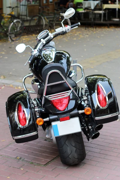 강력한 블랙 오토바이의 뒷면 — 스톡 사진