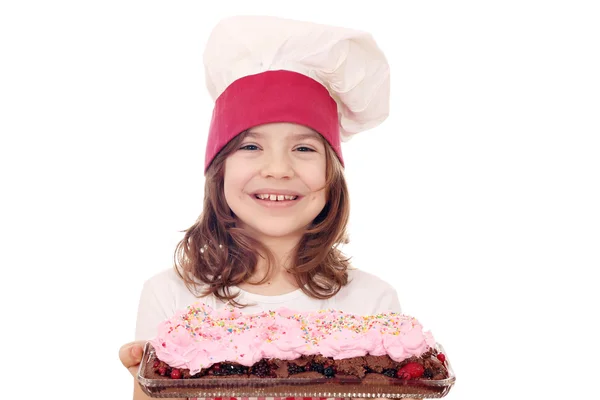 快乐的小女孩用森林水果蛋糕做饭 — 图库照片