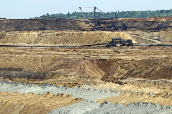 Open pit coal mine with excavators and machinery — Stock Photo, Image