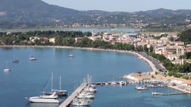 Garitsa bay ve havaalanı Korfu şehir Yunanistan