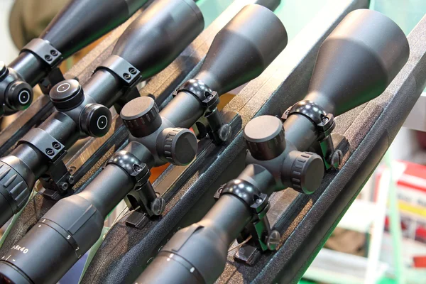 Âmbito sniper para a caça de perto — Fotografia de Stock