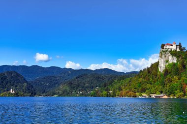 Bled Lake Bled with Bled Castle and Hac Church of the Assumption of Maria, summer season, Slovenya
