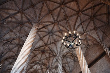 Llotja de la Seda ipek pazarı iç mimarisi, tavan detayları, Valencia, İspanya