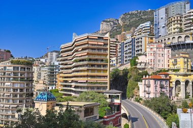 Monte Carlo, Monaco 'daki eski ve yeni binalar.