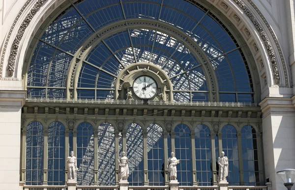 Keleti železniční stanice hodiny Budapešť Maďarsko — Stock fotografie