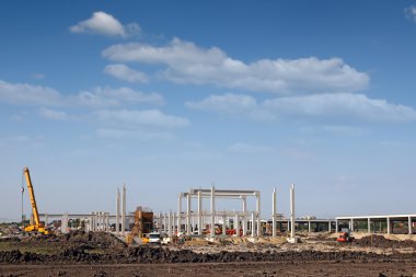 Alışveriş Merkezi şantiye işçi ve makine ile