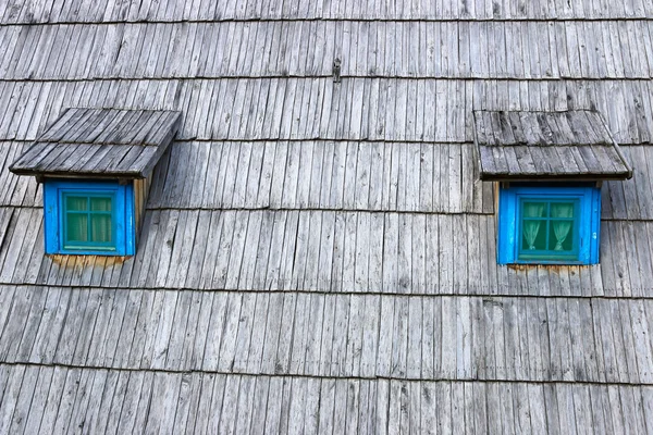 kulübe ahşap çatı ile windows detay