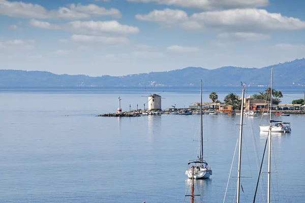 Moulin à vent sur l "île de Corfou Grèce — Photo