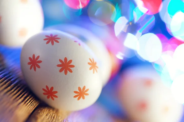 Fehér húsvét tojás háttér világítás — Stock Fotó