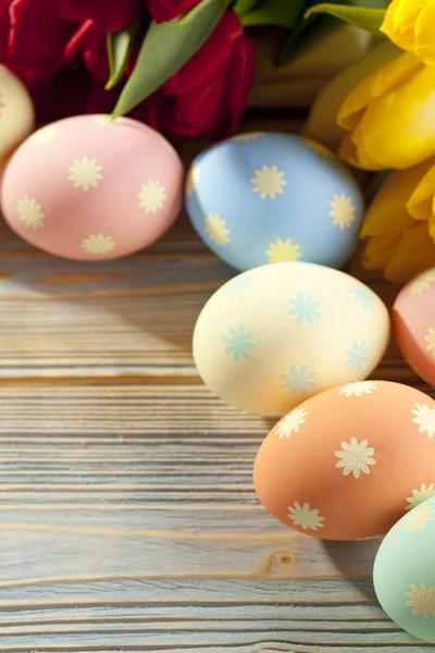 Flowers and Easter eggs — Stock Photo, Image