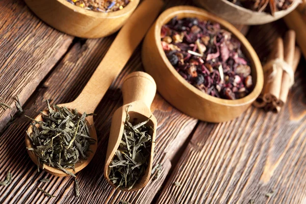 Mezcla de hojas de té secas —  Fotos de Stock