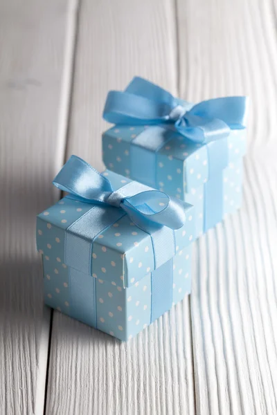 Zwei blaue Geschenkboxen — Stockfoto