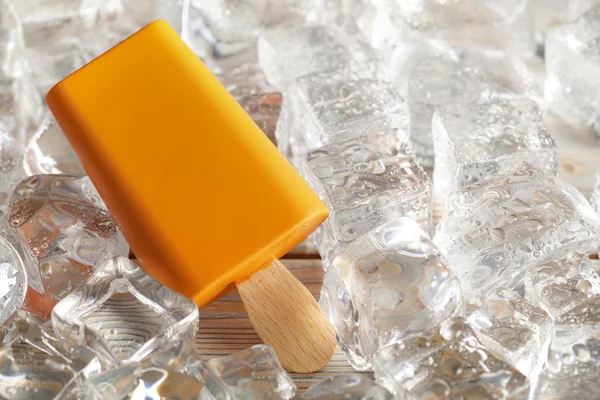 Lolly hielo en cubos de hielo —  Fotos de Stock