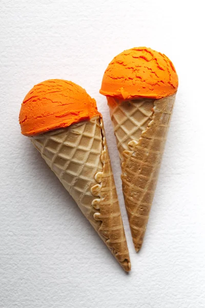 Ice cream on paper background — Stock Photo, Image