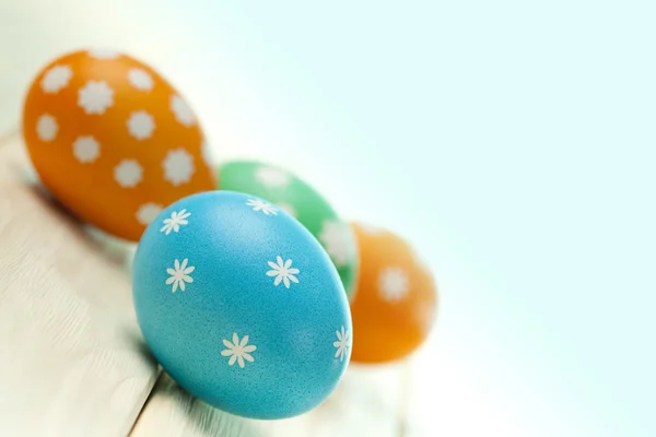 Négy színes húsvéti tojás — Stock Fotó
