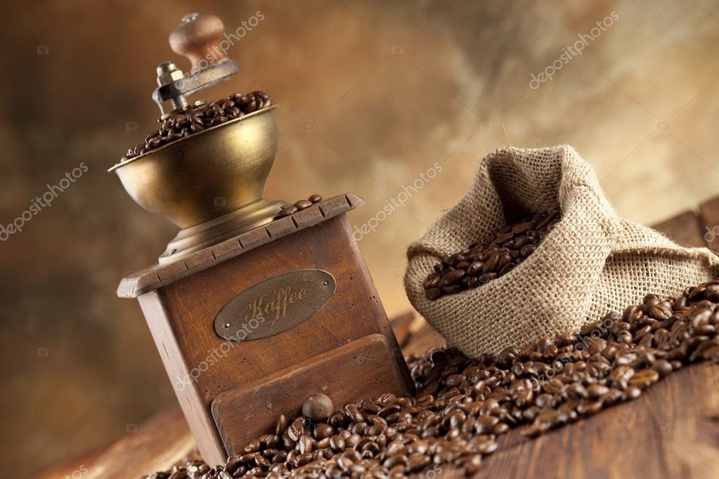 Coffee beans and coffee grinder — Stock Photo © digieye 73641201